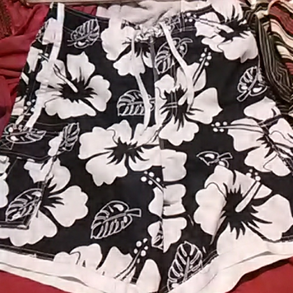 Mens Hawaiian style tie front pocketed Swimtrunks